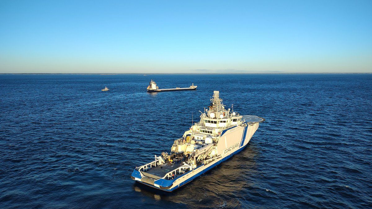 Loď podezřelou z poškození podmořského kabelu ve Finském zálivu zadržely úřady