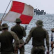 „Úroveň sil a skutečnost, že zjevně nejsou přizpůsobeny pouze pro účely boje proti drogám, vyvolává podezření, že USA směřují k válce s Venezuelou,“ řekl pro BBC Henry Ziemer, specialista na Ameriku z Centra pro strategická a mezinárodní studia.