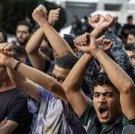 Maročani zkraje října vyrazili do ulic, aby dali najevo svou nespokojenost s tím, že vláda myslí více na přípravu Mistrovství světa ve fotbale v roce 2030 než na zlepšení veřejných služeb. (Rabat, 3. října)