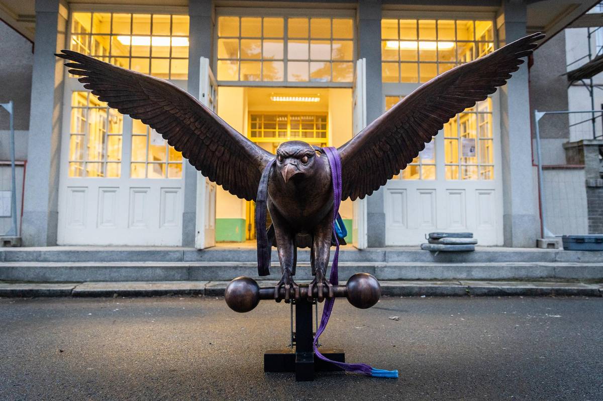 Autoři sochu z mědi vytvářeli půl roku.