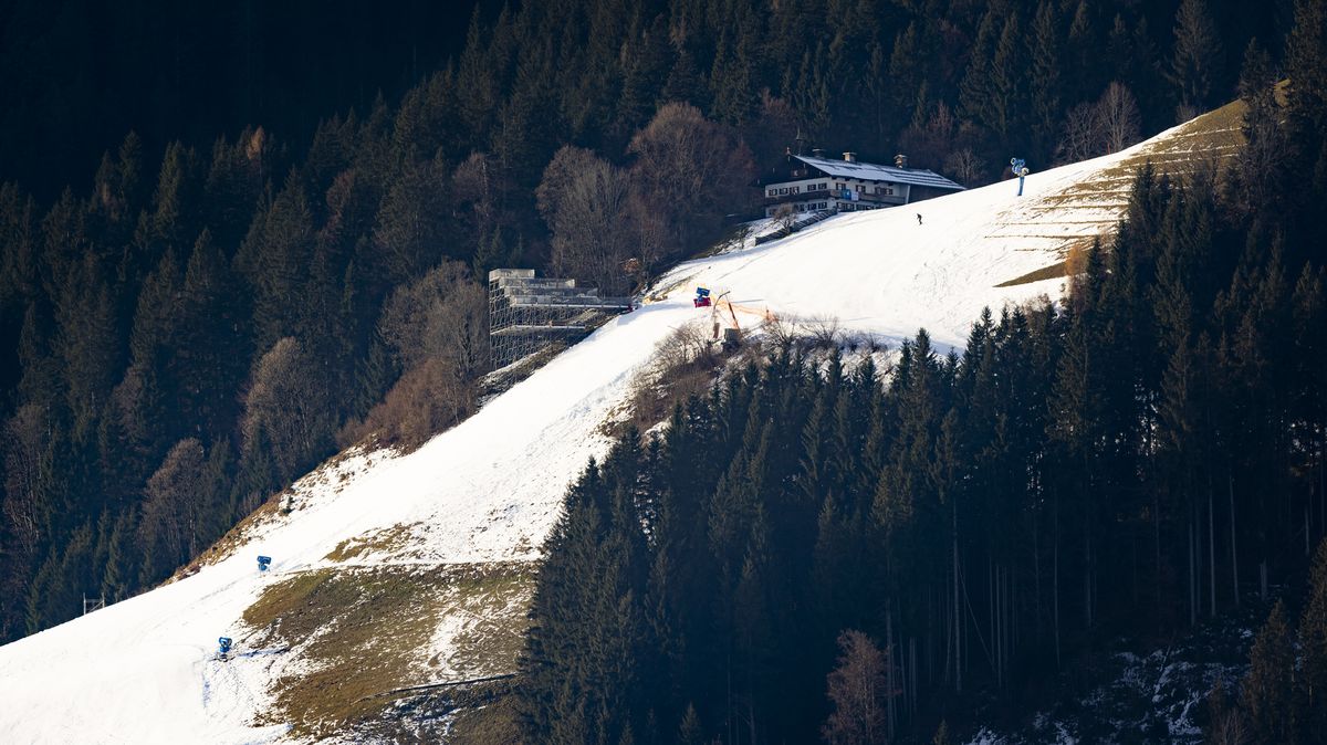 Na přírodu už se spoléhat nedá. Klima mění lyžování v rakouských Alpách