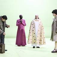 Šimon Krupa jako kostelník, Valéry Samane Djakoualno coby černý biskup, Vladislav Beneš v roli bílého biskupa a Martina Preissová jako hospodyně.