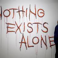 Instalace Nothing Exists Alone vytvořila Tereza Sýkorová.