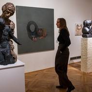 Bronzová plastika Arona Demetze.