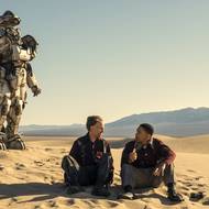 Johnny Pemberton jako Thaddeus a Aaron Moten coby Maximus.