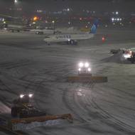 Některá letiště na severovýchodě USA zrušila desítky letů, stovky dalších měly zpoždění.