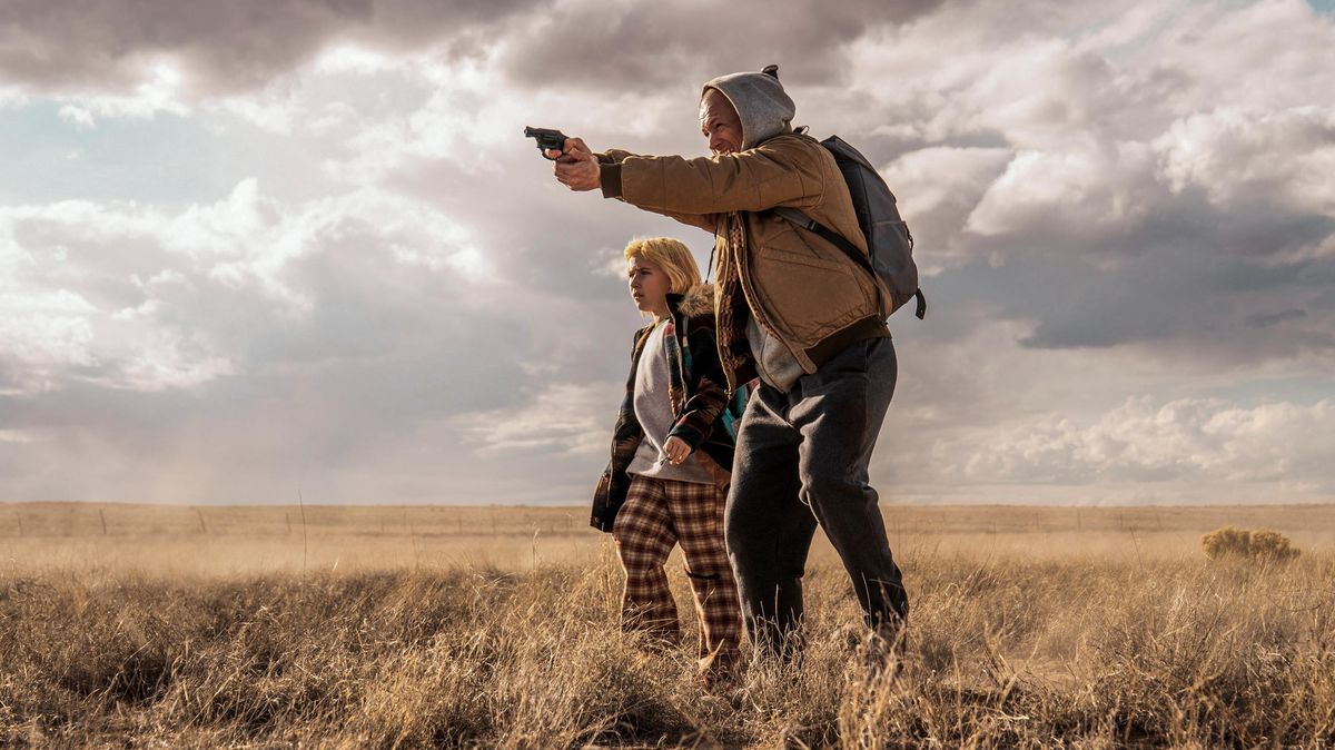 Máma zemřela, po tátovi jdou skinheadi. Na Amazonu je skvělý film