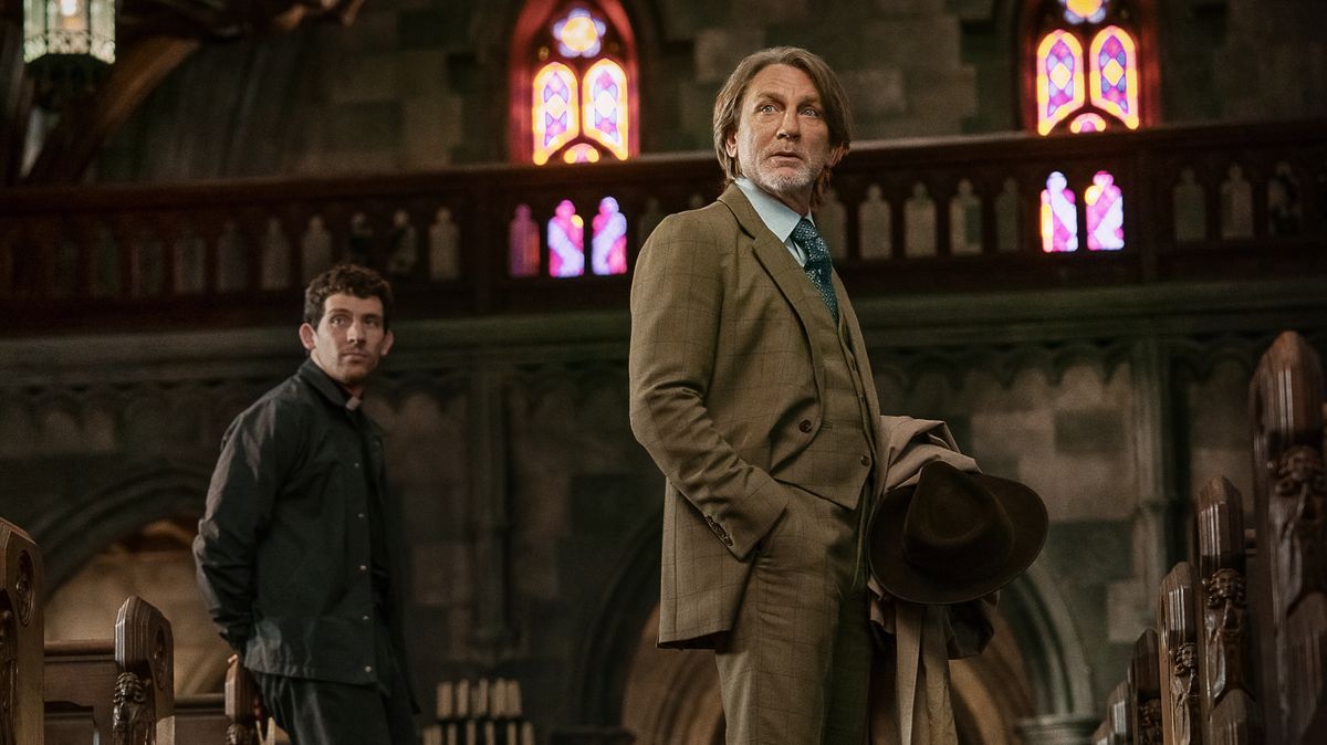 Na nože: Probuzení mrtvého muže – Recenze a vše, co potřebujete vědět