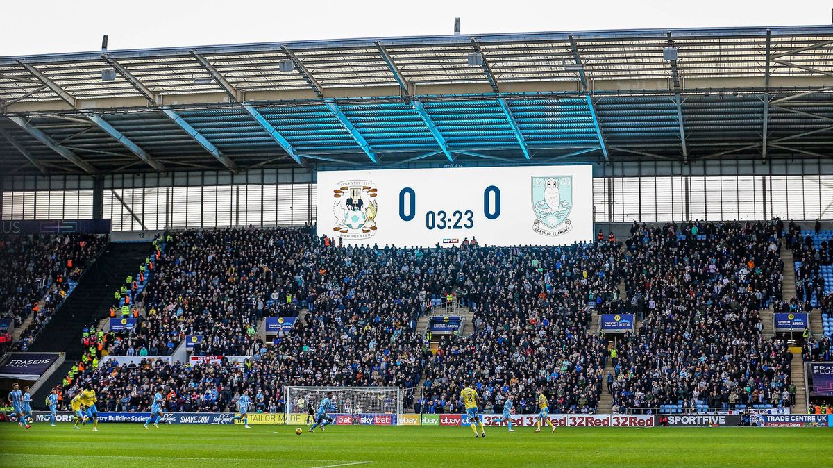 Trénink i na Štědrý den. Anglie drží fotbal pro dělníky, teď udělala úpravu