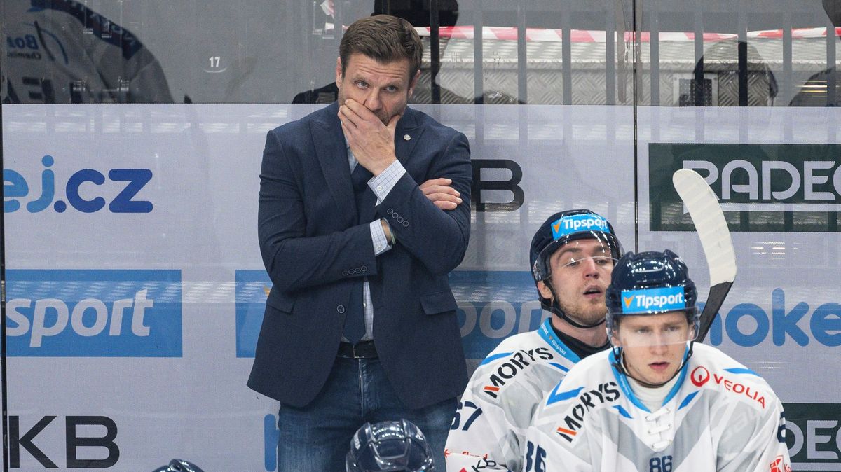 Extraliga: Kovář’s Surprise & Top Stories