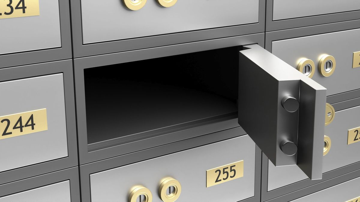 Zloději provrtali zeď trezoru. Z německé banky si odnesli desítku milionů eur