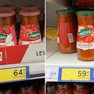 Prodejna Tesco v OC Nový Smíchov v Praze. Srovnání z 11. února a 8. prosince 2025.