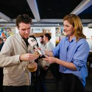 Na snímku vlevo je zachycen další „žolík“, Lukáš Nádvorník alias Skejwin, stálý host podcastu Ve vatě.