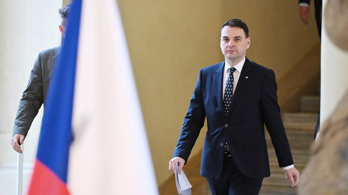 Komentář: Vládní čistky připomínají polské „Teraz kur*a my“. A to je špatně