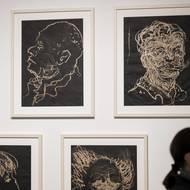 Slavné spisovatele jako Lva Nikolajeviče Tolstého, Gérarda de Nervala, Raymonda Carvera či Ezru Pounda portrétoval Barceló pomocí grafické techniky xylografie a dřevorytu.