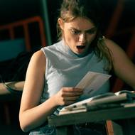 Snímek z Cizích příběhů.