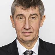 26. října 2013 po úspěšných volbách, v nichž ANO skončilo druhé za ČSSD, se už Babiš stal poslancem. Toto je oficiální snímek Sněmovny.