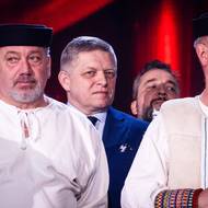 Robert Fico oslavil Mezinárodní den žen v Nitře na Slovensku. (9. března)