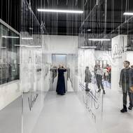 Autorkou instalace Naše věc je Eva Jiřička.