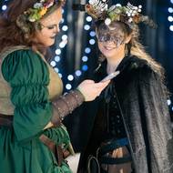 Návštěvníci přicházeli často v kostýmech. 