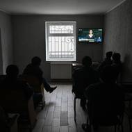 Sám běžec ze své vězeňské cely na západě Ukrajiny novinářům řekl, že doufá, že se vrátí k tréninku, ale nemůže vymazat vzpomínky na to, co viděl. „Na to nemůžu zapomenout,“ řekl.