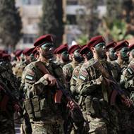 Bašár Asad před rokem uprchl do Ruska poté, co povstalci pod vedením Ahmada Šary obsadili Damašek a ukončili jeho vládu. Skončila tak i vláda dynastie Asadů, která začala v roce 1971, kdy se stal prezidentem Háfiz Asad, otec Bašára.