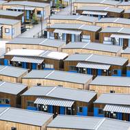 Podle starosty Cortiny Gianluca Lorenziho jsou domy už teď prodané novým majitelům.