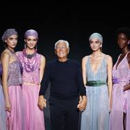 4. září. Ve věku 91 let zemřel italský módní návrhář Giorgio Armani, který v roce 1975 založil stejnojmennou firmu. Několik desetiletí patřil mezi elitu svého oboru, do luxusní pánské módy přinesl svými elegantními a nadčasovými výtvory minimalistický styl.