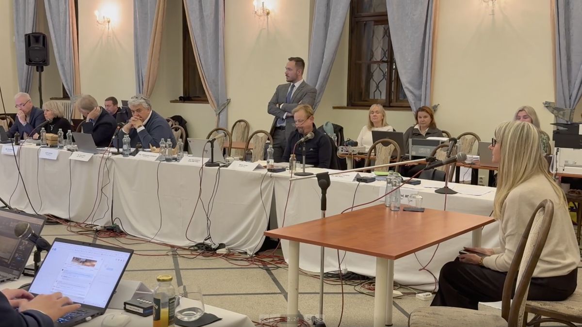 Posměch, výčitky. Politici Prahy 1 jednali s lékaři, kteří odhalili bossing