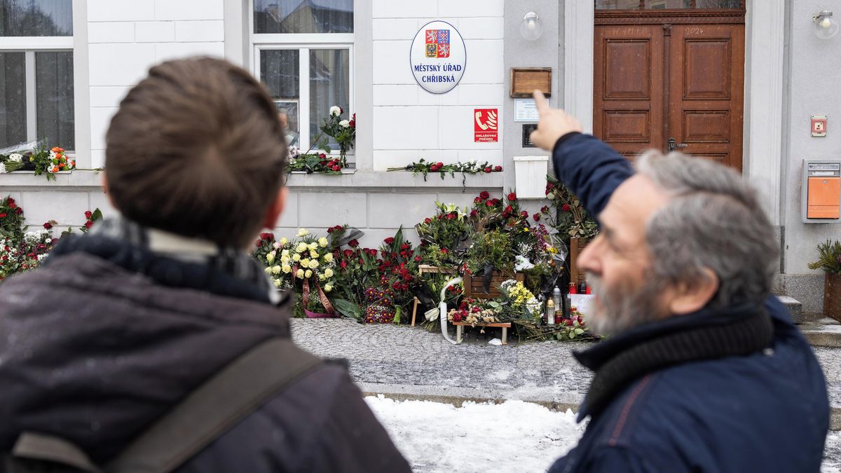 Útočník ze Chřibské se připravil: helma, neprůstřelná vesta a 200 nábojů