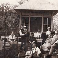 František Grossmann (zcela vpravo) a jeho rodina.