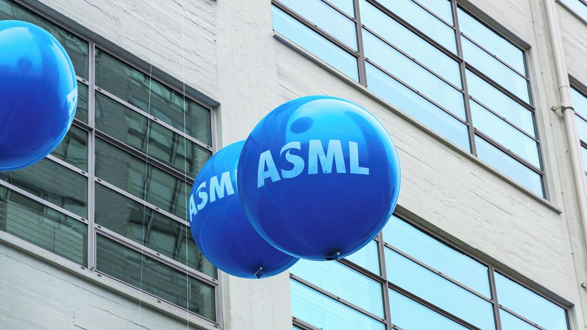 チップメーカー向けに生産。 AI 熱のおかげで ASML の注文が記録を更新