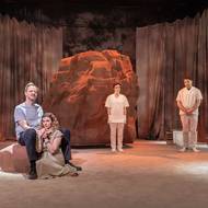 V popředí jsou Jan Hájek a Nina Horáková, vzadu zleva Radim Kalvoda, Gabriela Míčová, Petra Tenorová, Michal Lurie a Tomáš Pavelka.