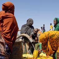 „Pohyboval jsem se pěšky… Strašně mě bolí hlava… Máme žízeň.“
