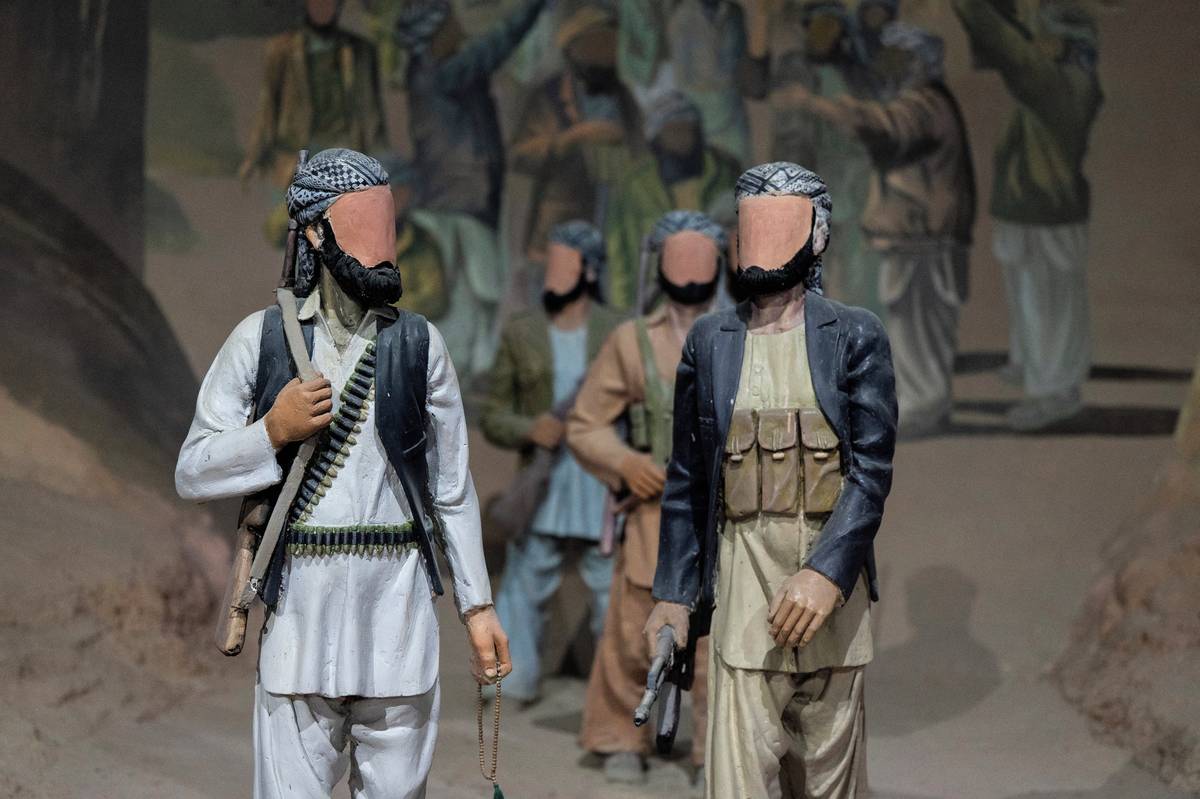 Během desetileté sovětské okupace, která skončila v roce 1989, přišel o život více než milion Afghánců a miliony dalších musely odejít do exilu.