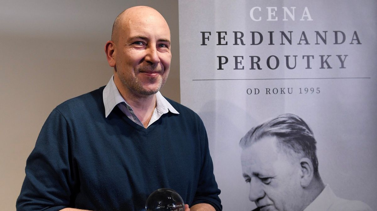 Female Devotion, Male Egoism: Supporting Štindel’s Heroes
