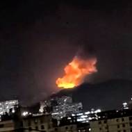 Výbuch zaznamenaný v Caracasu. Venezuelský prezident Nicolás Maduro vyhlásil výjimečný stav, tamní vláda obvinila Spojené státy z „extrémně vážné vojenské agrese“.