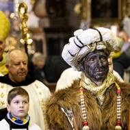 V kostele svatého Tomáše předtím koledníkům Tříkrálové sbírky požehnal pražský arcibiskup Jan Graubner, informovala ČTK.