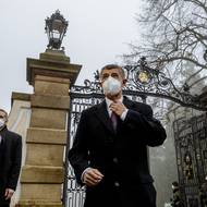 Novoroční obědy s prezidentem nynější premiér Andrej Babiš již zná. Předsedou vlády byl také mezi lety 2017 a 2021. Dosud jeho poslední takový oběd byl s Milošem Zemanem, v roce 2021 v době koronavirové pandemie. Kvůli protiepidemickým opatřením spolu poobědvali jen oba politici, jejich ženy se akce neúčastnily. 