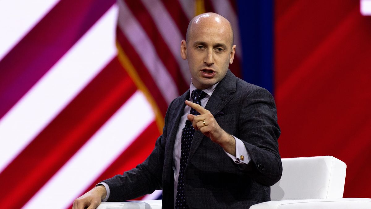 Svět musí řídit silný vůdce, prohlašuje Trumpův osobní poradce