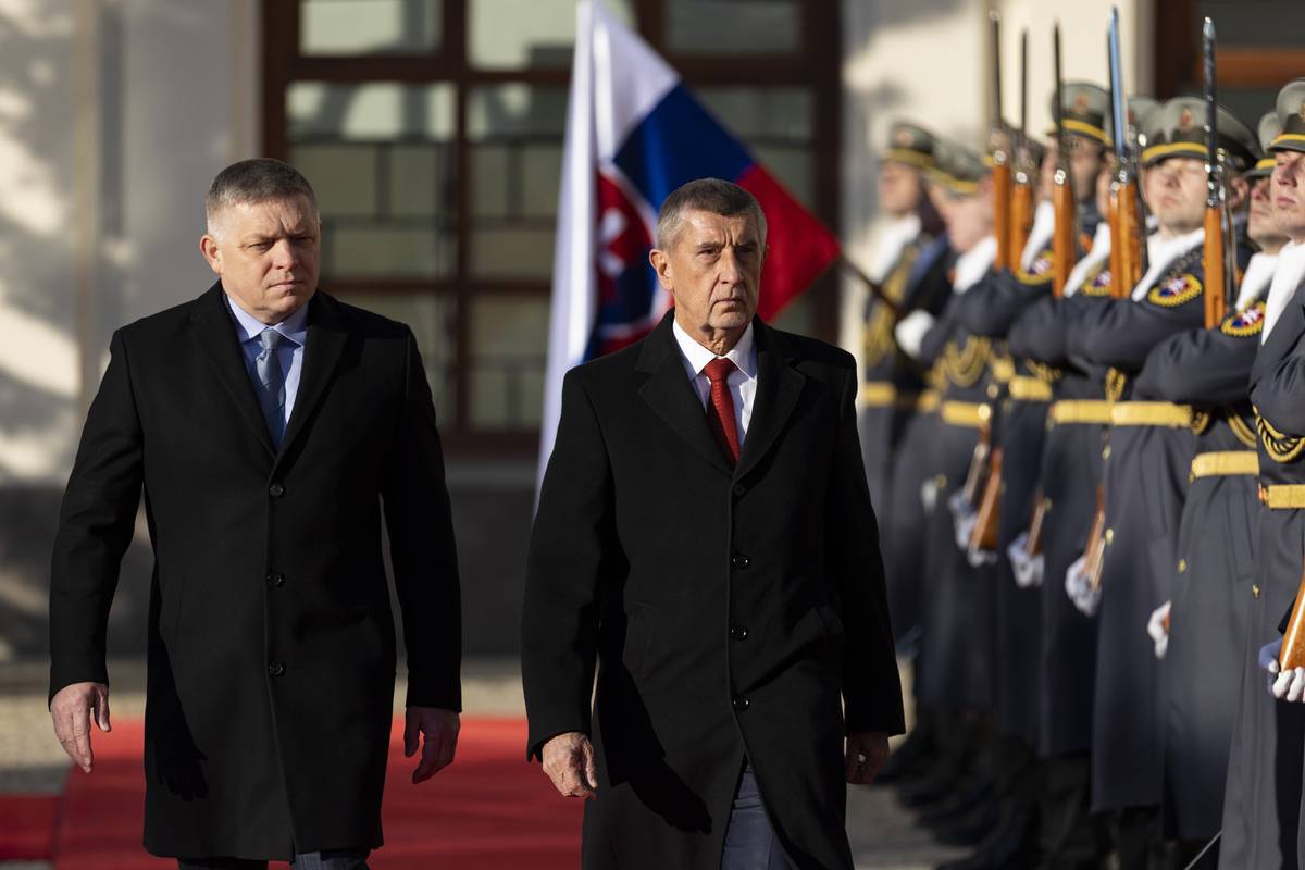 Andrej Babiš drží tradici českých premiérů: na první oficiální zahraniční cestu vyrazil do Bratislavy.