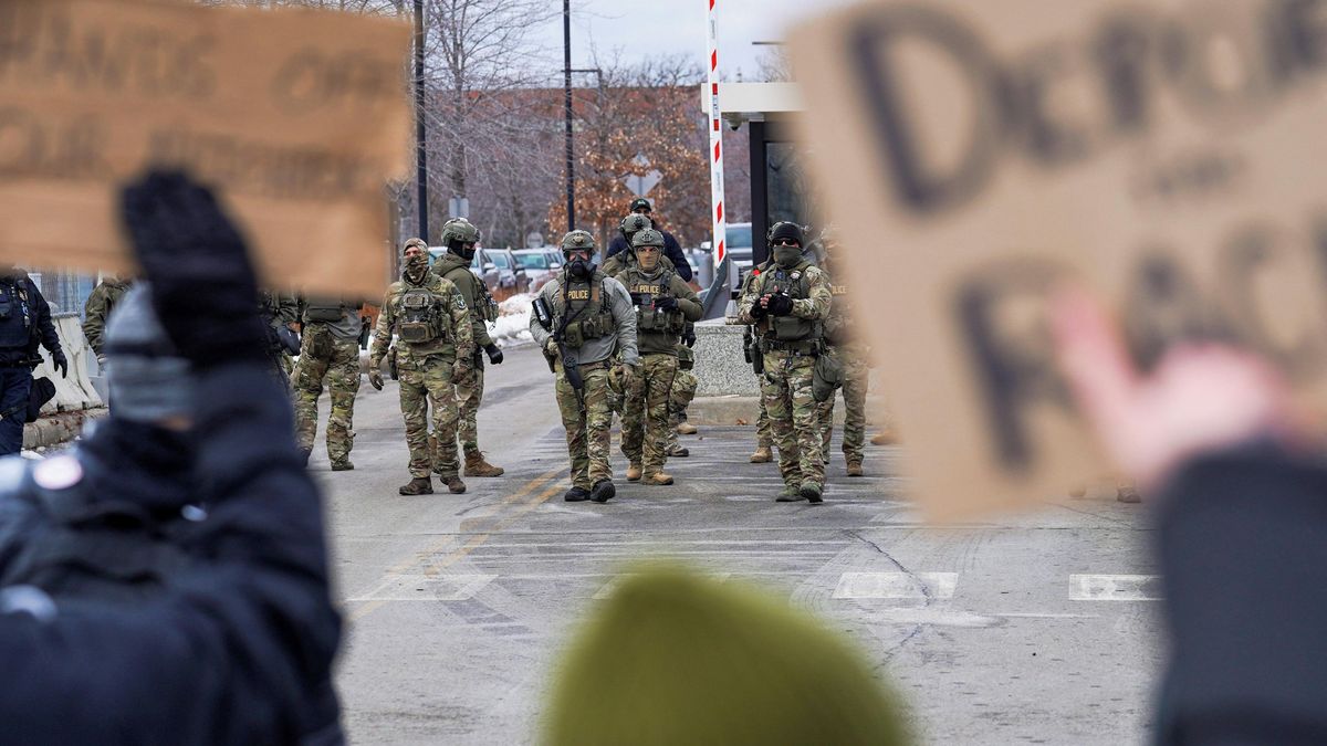 Vládní záznamy identifikovaly federální agenty zodpovědné za smrt Alexe Prettiho
