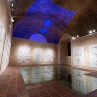 Inspirací pro cyklus nazvaný Zpaměti jí nebyly jen reliéf či hranice zaznamenané na mapách, ale také neviditelné stopy událostí a vztahů.