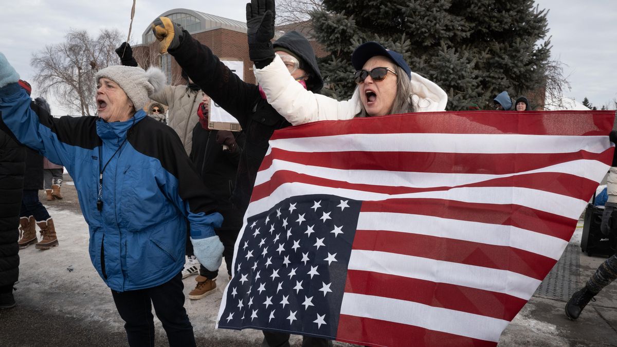Fotky: Hněv Američanů. Protesty kvůli zabití ženy agentem pokračují