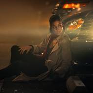 Lina Esco jako Jackie Velez.