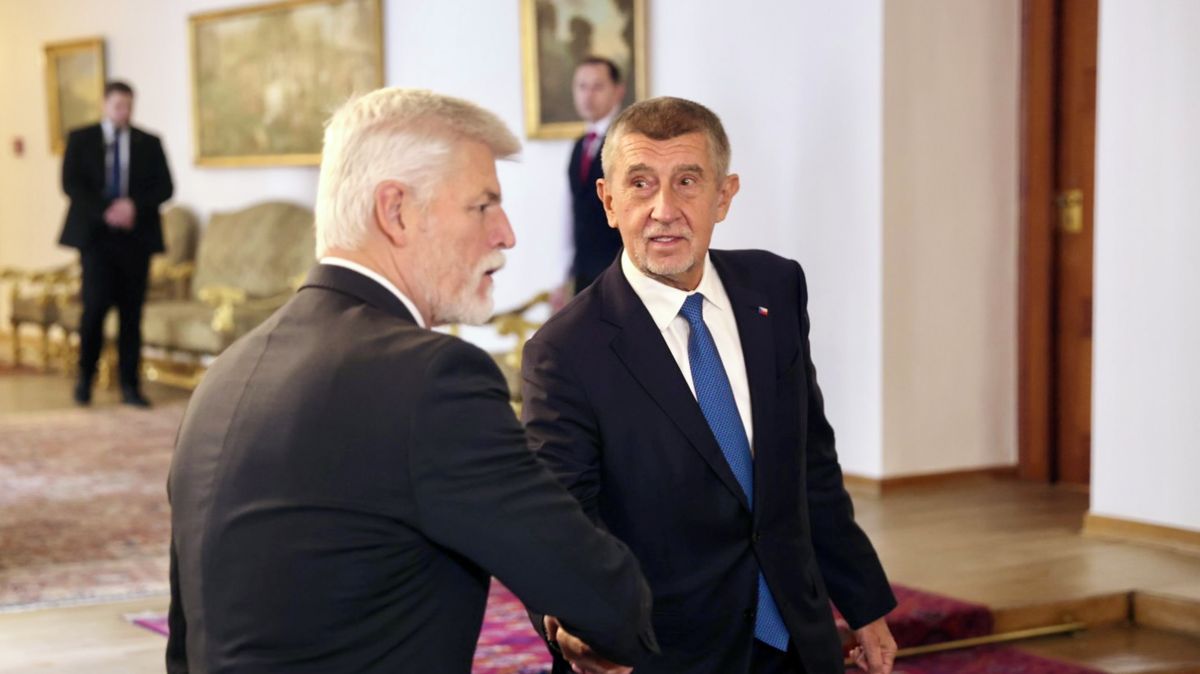 Prezident se sešel s Babišem. Chtěli uklidnit spor s Macinkou