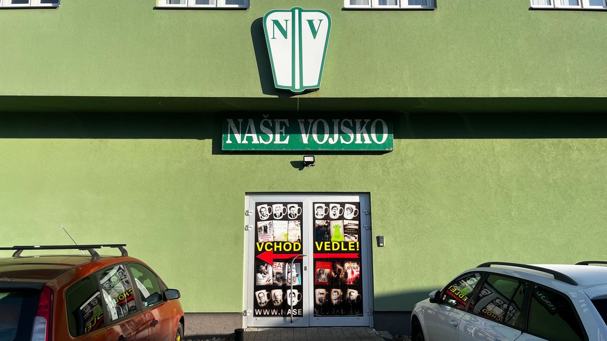 Odvolací soud zrušil Drtinovi trest za hrnky s nacistickou tematikou