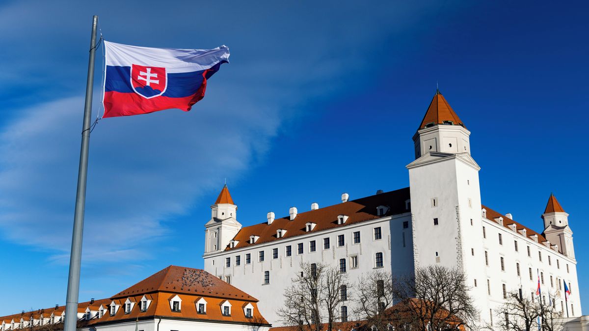 Slovensko si půjčilo ve francích. O korunu už nemá zájem