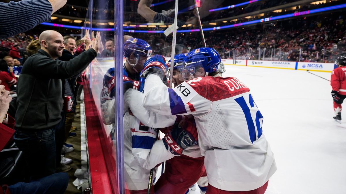 Česko si zahraje o zlato. Dvacítka porazila i Kanadu, bodovala odvaha