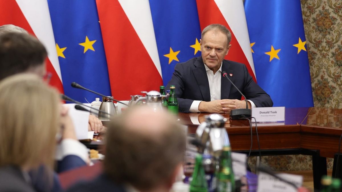 Půl milionu lidí mohlo být bez proudu. Polsko zmařilo útok na energetiku